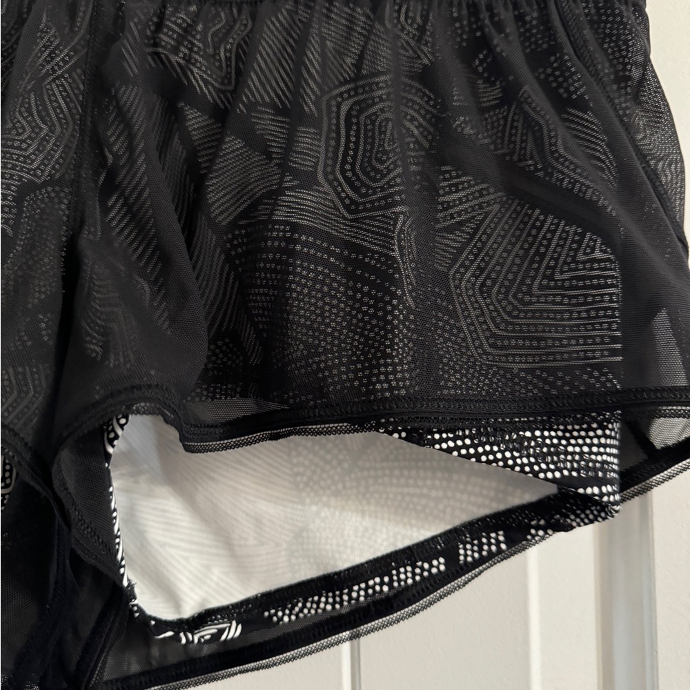 Lululemon city sky run shorts - Picture 7 of 9